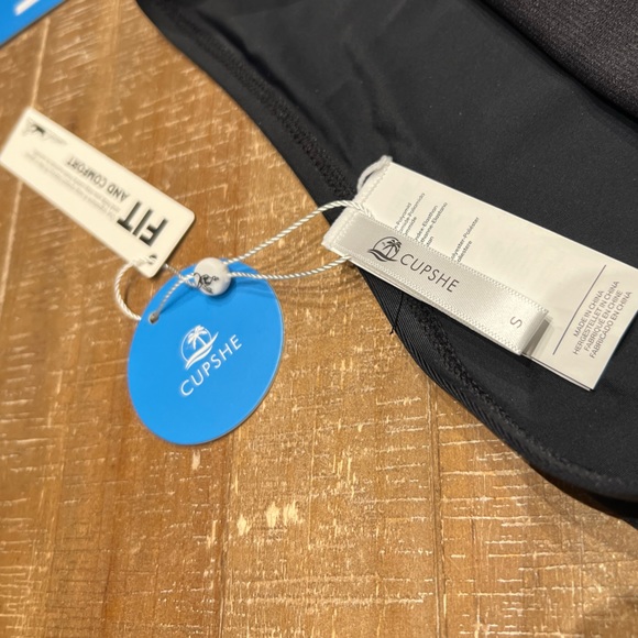 CUPSHE Ruched Flounce Halter Tankini & High Waist Bikini Set - Picture 6 of 7